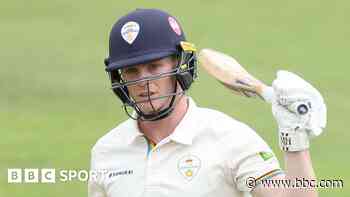 Derbyshire batters start well at Northants