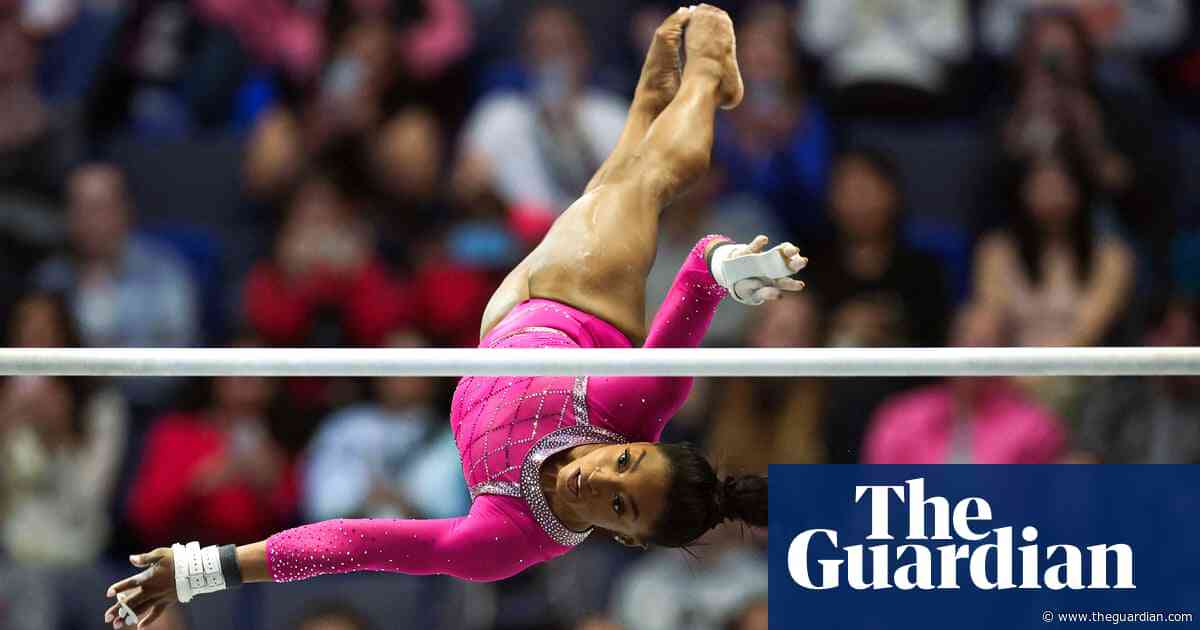 Simone Biles soars as Gabby Douglas scratches at historically gilded US Classic