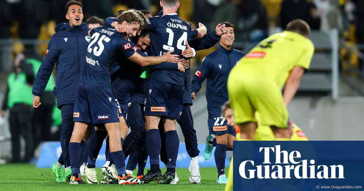 Melbourne Victory a fitting villain as Central Coast close in on A-League fairytale