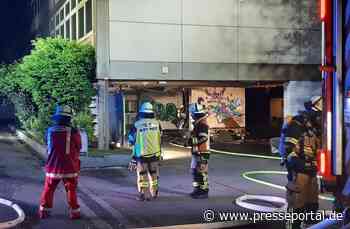 FW-E: Feuer in Borbecker Gymnasium - Feuerwehr verhindert Brandausbreitung