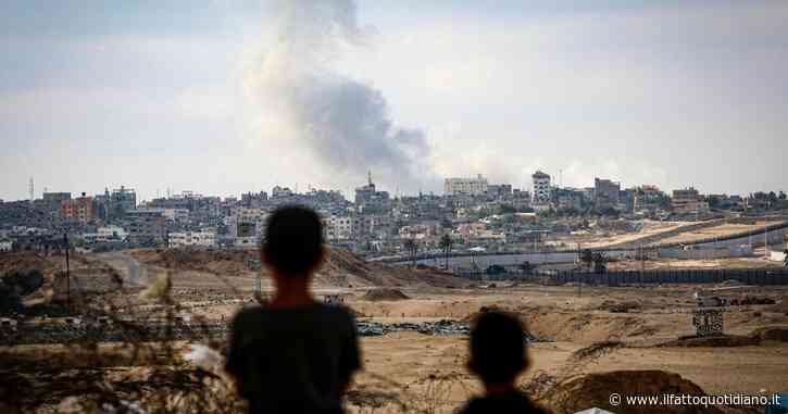 Gaza, attacco aereo sul campo profughi di Nuseirat: decine di morti nelle 24 ore. Oggi Netanyahu incontra il consigliere Usa Sullivan