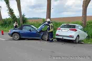 Unfall: Zwei Autos stoßen bei Hardehausen zusammen