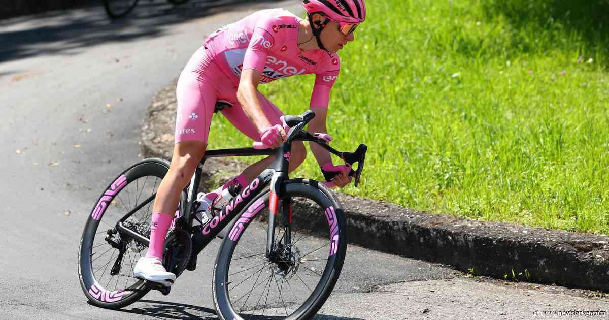 LIVE Giro d’Italia | Kopgroep verdedigt ruime marge, gaat Pogacar nog voor vuurwerk zorgen?