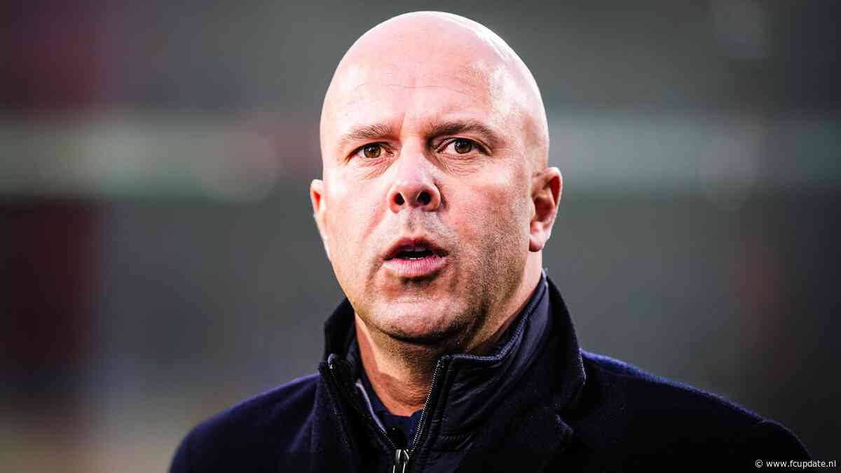 Feyenoord-verdedigers helpen Slot aan fraai afscheid, Excelsior gaat nacompetitie in