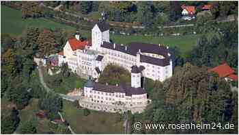 Urlaub auf Schloss Hohenaschau – Wer darf hier hochherrschaftlich residieren?