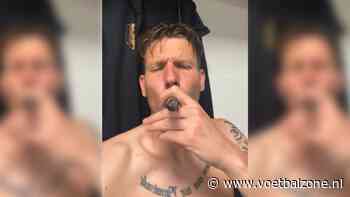 Kramer rookt sigaar en zingt bekend Feyenoord-liedje in kleedkamer van RKC