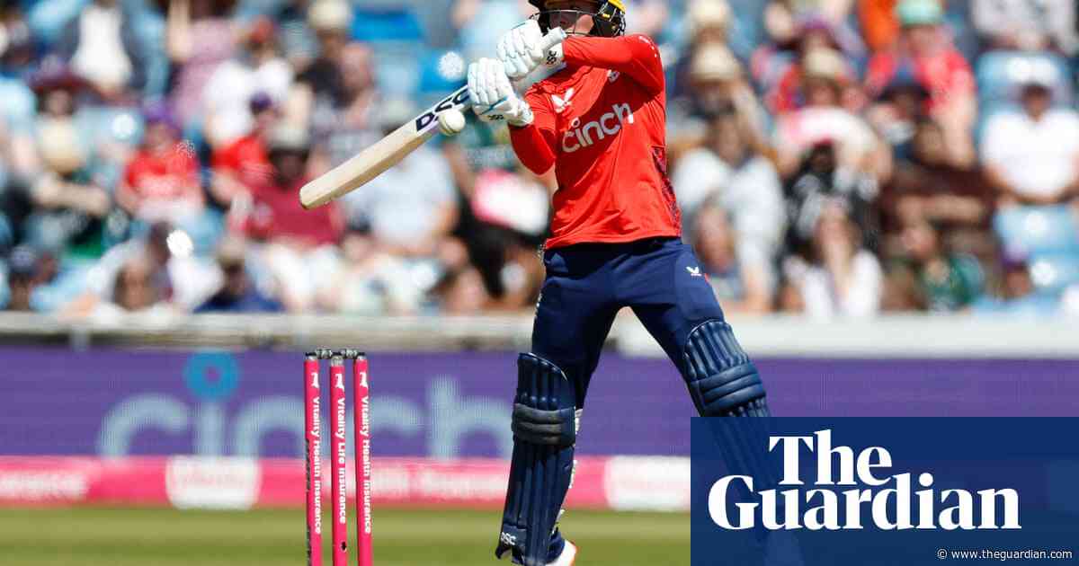 Danni Wyatt lights up Headingley to complete series clean sweep for England