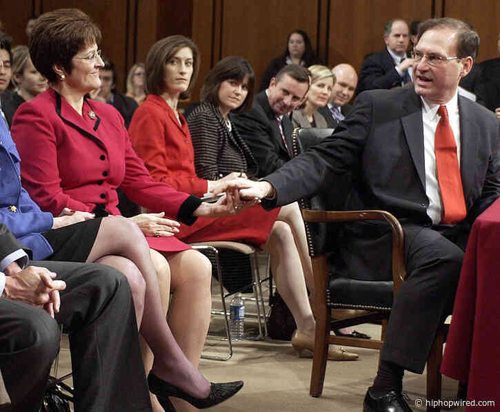 SCOTUS Justice Alito Flew US Flag Upside Down At Home After Jan. 6, Blames Wife