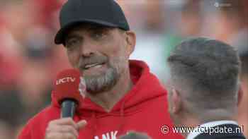 Jürgen Klopp zingt Arne Slot hardop toe, volgepakt Anfield komt met duidelijke reactie