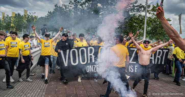 Clubliefde voor Vitesse gaat diep, zelfs met dreigend faillissement: ‘Ja, het kostte me 10.700 euro, maar het is wel Vitesse’
