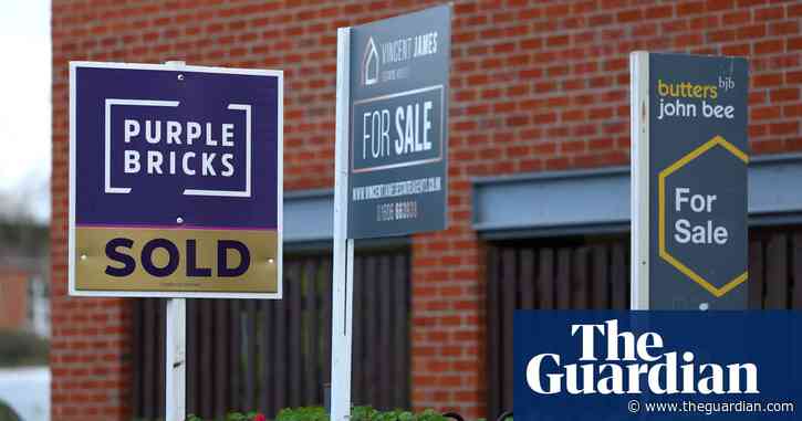 Average British house price hits record high of £375,000
