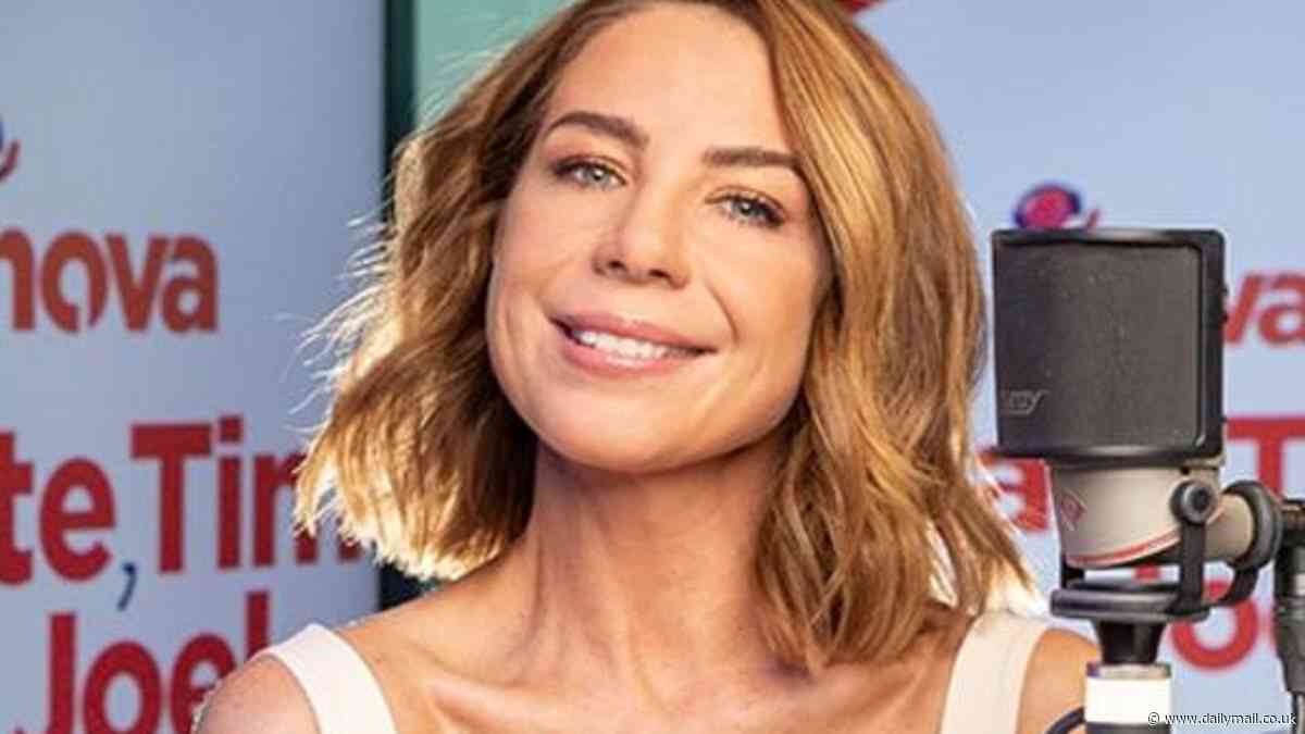 Kate Ritchie asks Channel Seven news anchor Michael Usher out on a date live on-air - and it brutally backfires