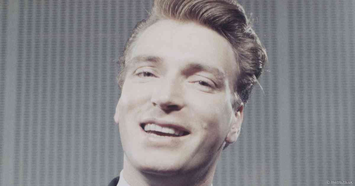 Legendary singer who helped give The Beatles their start, Frank Ifield, dies aged 86