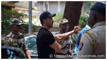 Hrithik and family cast their votes