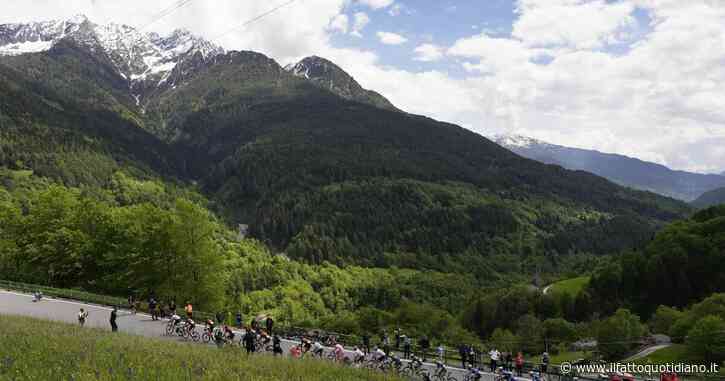 Giro d’Italia, tragedia sfiorata sul Mortirolo. Biermans all’arrivo svela: “Sono caduto in un burrone di 30 metri, non riuscivano a trovarmi”