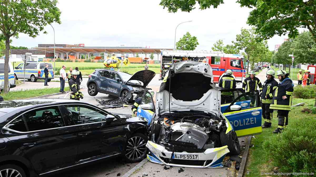 Polizeiauto in Unfall verwickelt: Ermittler nennen neue Details