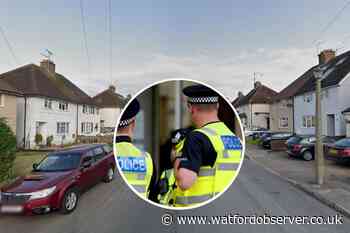 Herts Police ambush 'burglar' in Home Way, Mill End