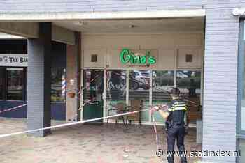 Nachtelijk schietincident in Lelystad: politie verzamelt lege kogelhulzen rond restaurant