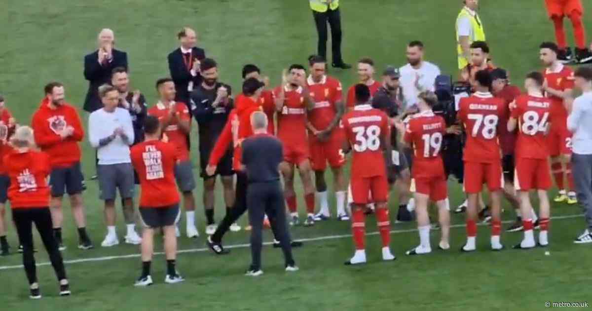 Darwin Nunez slammed for not clapping Jurgen Klopp during guard of honour after final Liverpool game