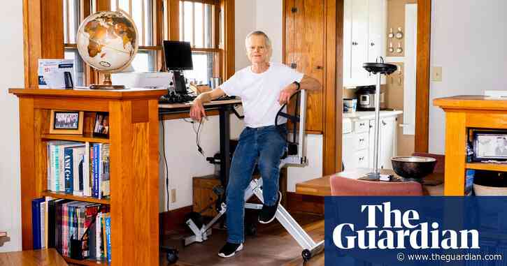 I invented a pedal-powered home office. Now I exercise – and save energy – at my desk