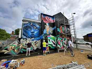 Colourful new mural in Banbury sparks conversations