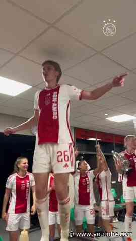 Party in the Ajax Vrouwen dressing room after winning the Cup! 🏆🎉