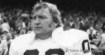 Jim Otto, Hall of Fame Raiders Center, Is Dead at 86