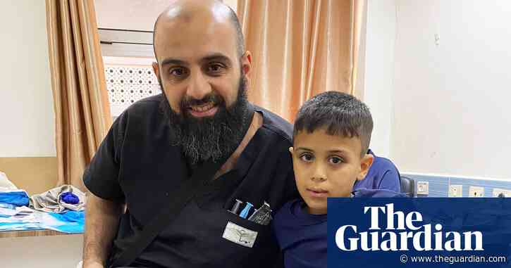 Australian doctor trapped in Gaza hospital begs government to evacuate medical team