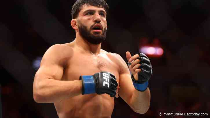 Islam Makhachev's coach: Arman Tsarukyan passing up title shot 'right call from him'