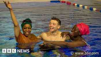 Actors rehearse in swimming pool before play debut