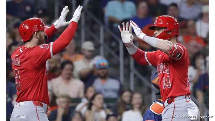 Angels’ core of young hitters blast 4 homers in quick rally to stun Astros
