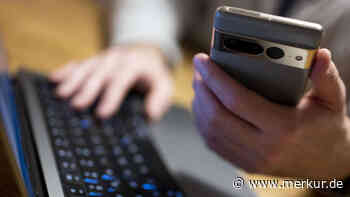 Missbrauchsvideos auf Smartphone - Angeklagter beschuldigt vor Gericht zunächst den Handyverkäufer