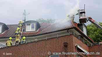 Feuer greift von Balkon auf Dachstuhl über