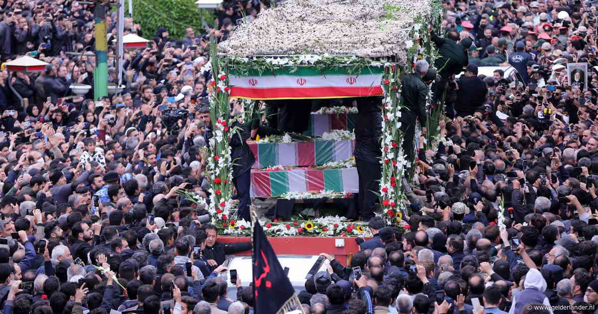 Straten lopen vol om laatste eer te bewijzen aan ultraconservatieve Iraanse president Raisi
