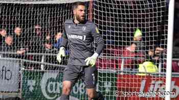 Gillingham keeper Morris signs new one-year deal