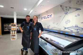 Vishandel Steloy viert vernieuwde winkel met eigen gin: “Zelf zeekraal en lamsoren gaan plukken in Zeeland”