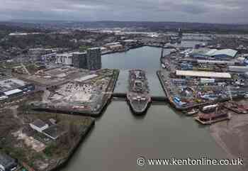 Vote on controversial docks development to go ahead