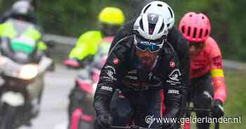 LIVE Giro d’Italia | Alaphilippe probeert solo uit handen van peloton te blijven