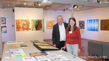 „Reflexionen“ zum 45. Geburtstag: Tölzer Kunstverein stellt im Stadtmuseum aus