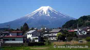 Japan verschärft Regeln für Besucher des Berges Fuji