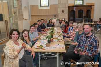 Langste Tafel in Noordhof brengt mensen bij elkaar