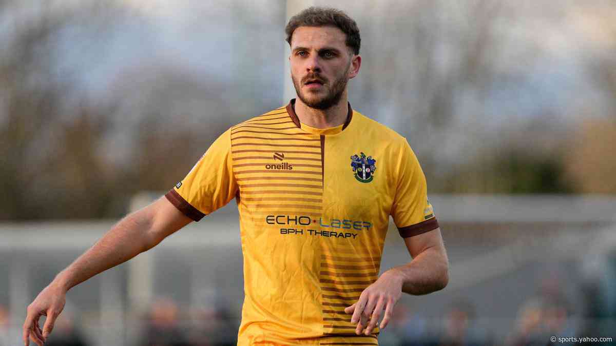 Smith & Patrick leave Sutton as Arnold extends stay