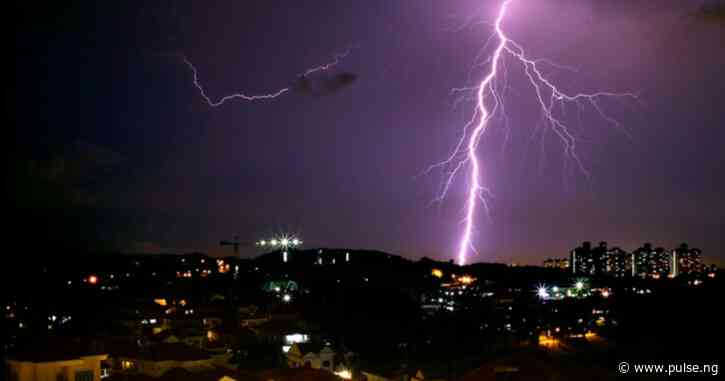 Lightning strike injures 10 people, Police investigate