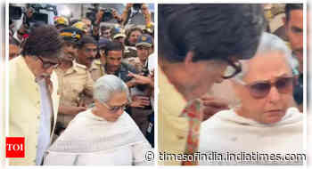 Jaya Bachchan gets visibly annoyed with paps