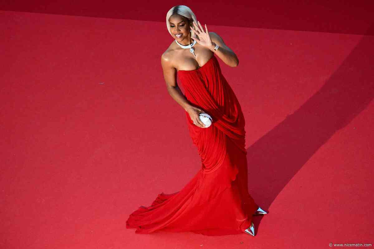Festival de Cannes: Kelly Rowland des Destiny's Child sur le tapis rouge de "Marcello Mio", une mise au point avec une agent de sécurité?