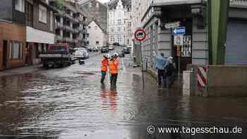 Starkregen flutet Straßen von Bayern bis Nordrhein-Westfalen