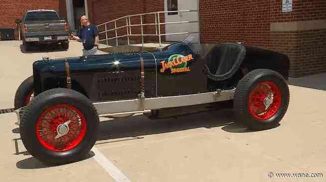Garrett High School students build vintage race car heading to Indy 500