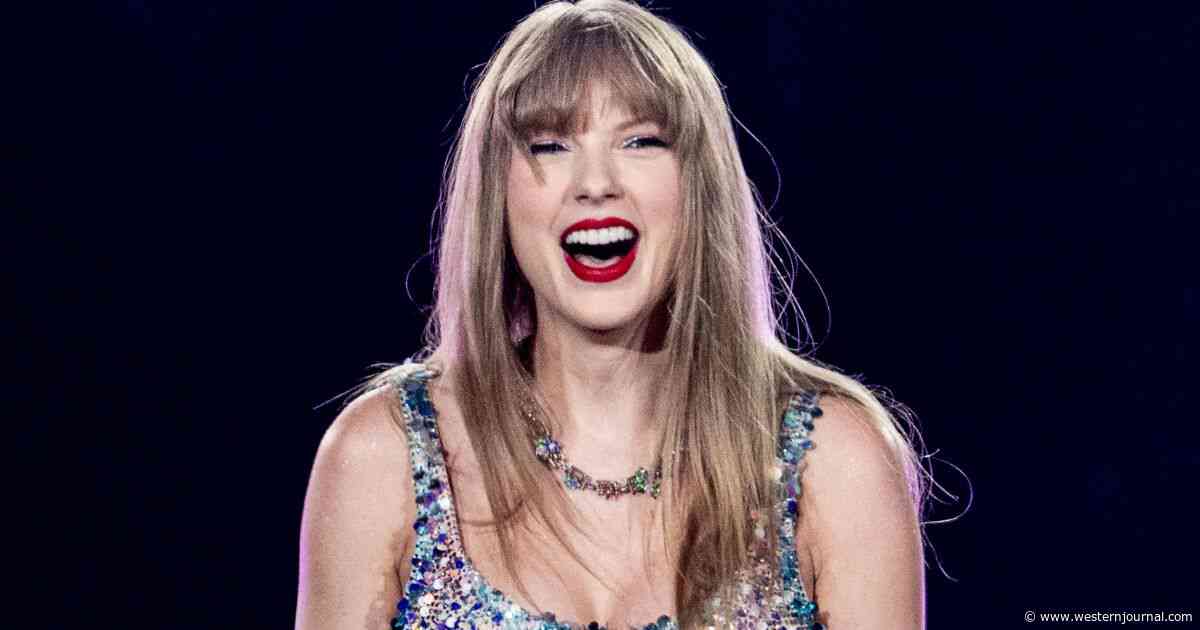 Taylor Swift Has Malfunction During Concert, Tells Fans to 'Talk Amongst Yourselves' as She Gets Immediate Help