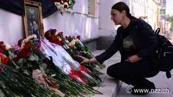Blumen für Raisi: Russlands Propaganda sieht im Tod des iranischen Präsidenten das Werk des Westens