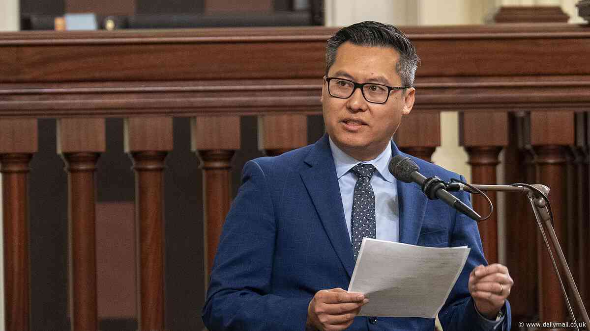 Kevin McCarthy's protégé Vince Fong wins the ex-speaker's vacant seat in a victory that could be a warning sign for Matt Gaetz-type GOP insurgents